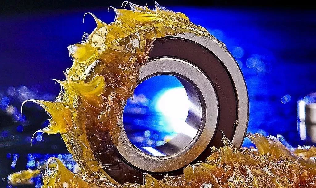 如何防止軸承潤滑脂添加過量呢？